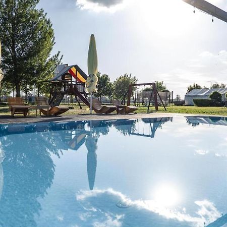 Camping Divoka Voda Pressburg Exterior foto
