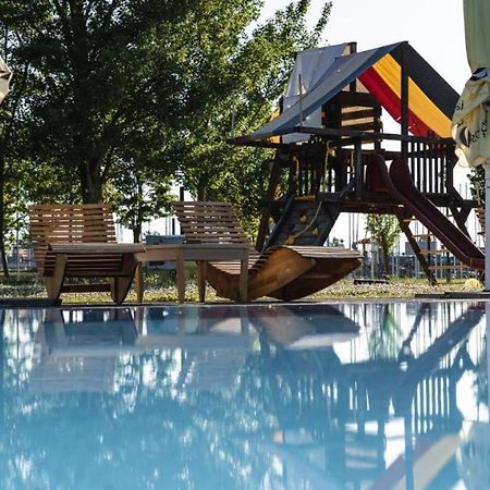 Camping Divoka Voda Pressburg Exterior foto